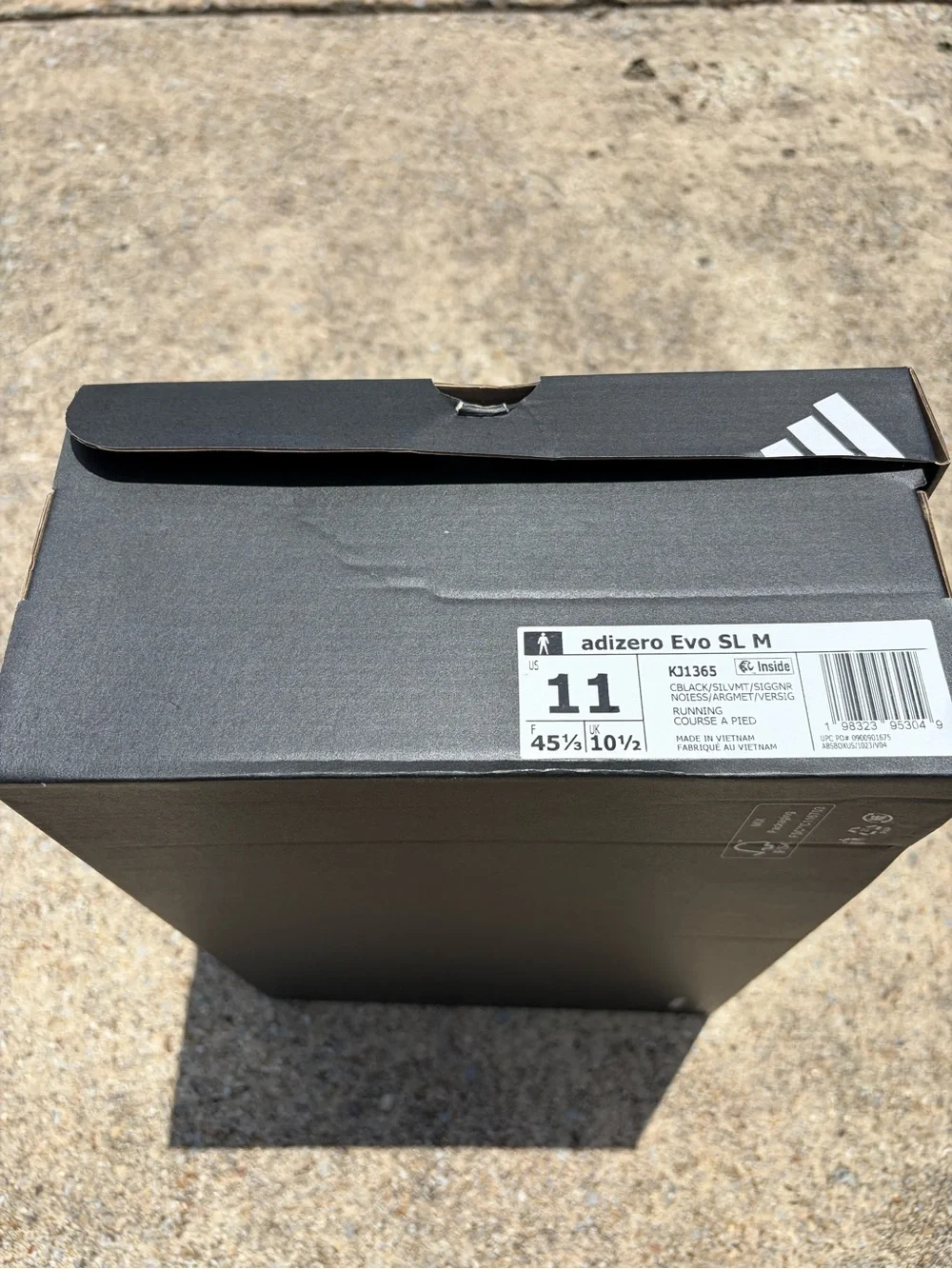 ADIDAS “Adizero Evo SL M” KJ1365 CBLACK/SILVMT (SZ 11) Reflective & Solid Laces